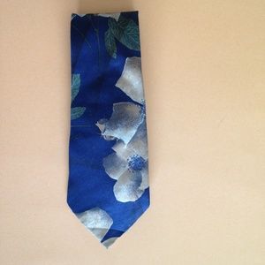 Carolina Hererra Tie
